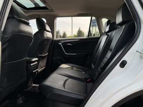 Used 2022 Toyota RAV4 XLE Premium AWD/4WD image 26