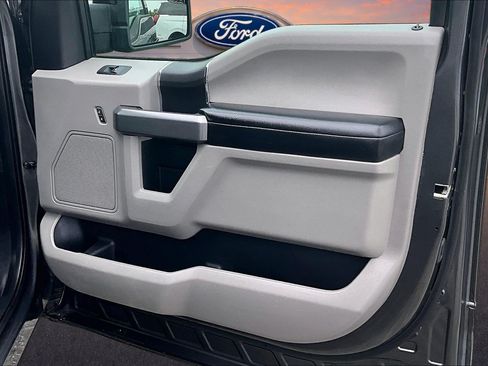 Used 2018 Ford F150 XLT AWD/4WD image 25