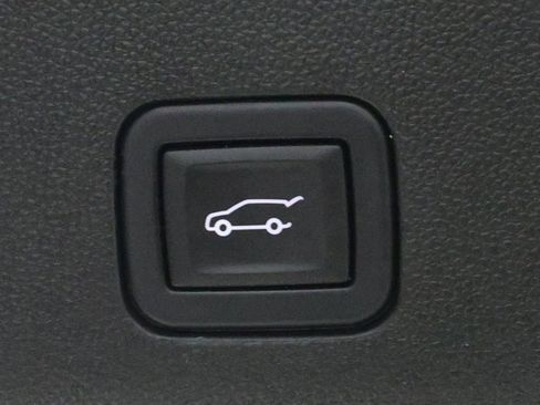 Used 2024 GMC Yukon Denali w/ Max Trailering Package image 8