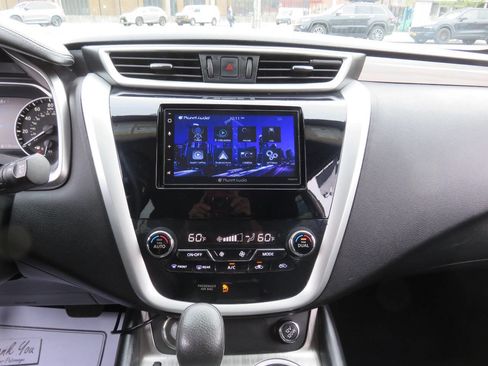 Used 2017 Nissan Murano S image 18