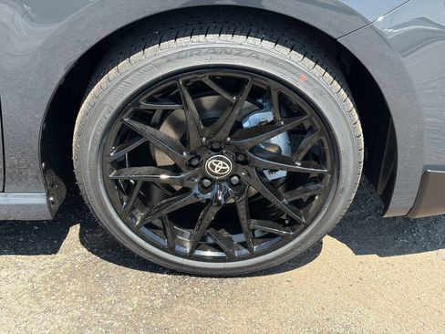 New 2026 Toyota Camry Hybrid FWD image 13