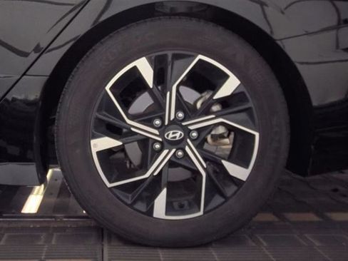 Used 2025 Hyundai Sonata SEL FWD image 9