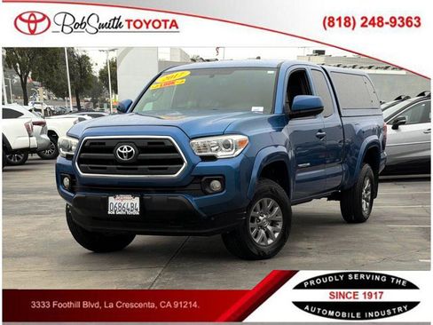 Used 2017 Toyota Tacoma SR5 image 1