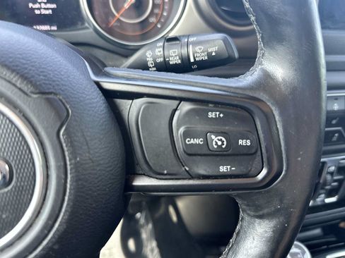 Used 2018 Jeep Wrangler Unlimited Sport S AWD/4WD image 27