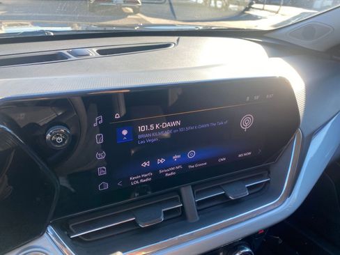 Used 2025 Chevrolet Trax LT image 21