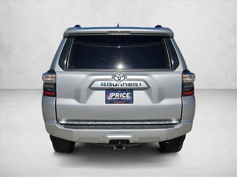 Used 2022 Toyota 4Runner SR5 Premium image 7