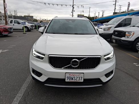 Used 2022 Volvo XC40 T5 Momentum AWD/4WD image 2