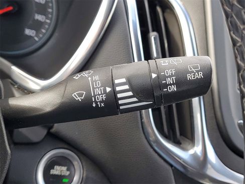 Used 2023 Chevrolet Equinox LT image 23