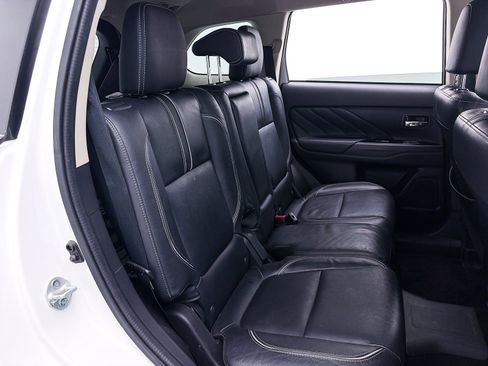 Used 2018 Mitsubishi Outlander GT image 31