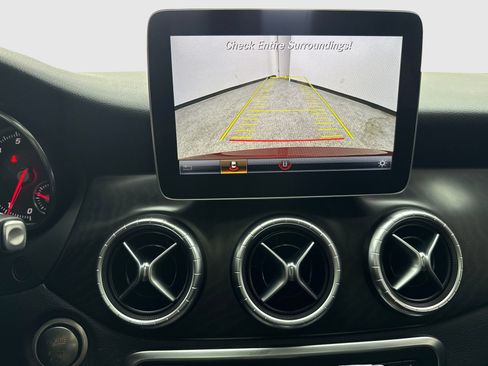 Used 2019 Mercedes-Benz CLA 250 image 27