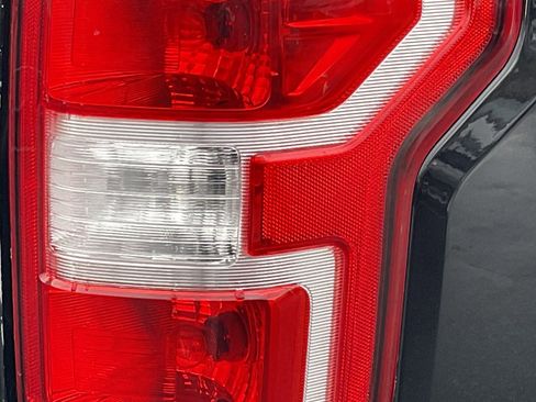 Used 2020 Ford F150 XLT image 10