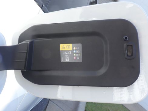 New 2026 BMW iX xDrive60 image 10