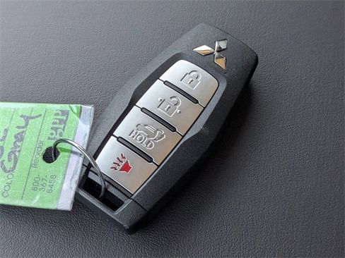 New 2026 Mitsubishi Outlander SE image 33