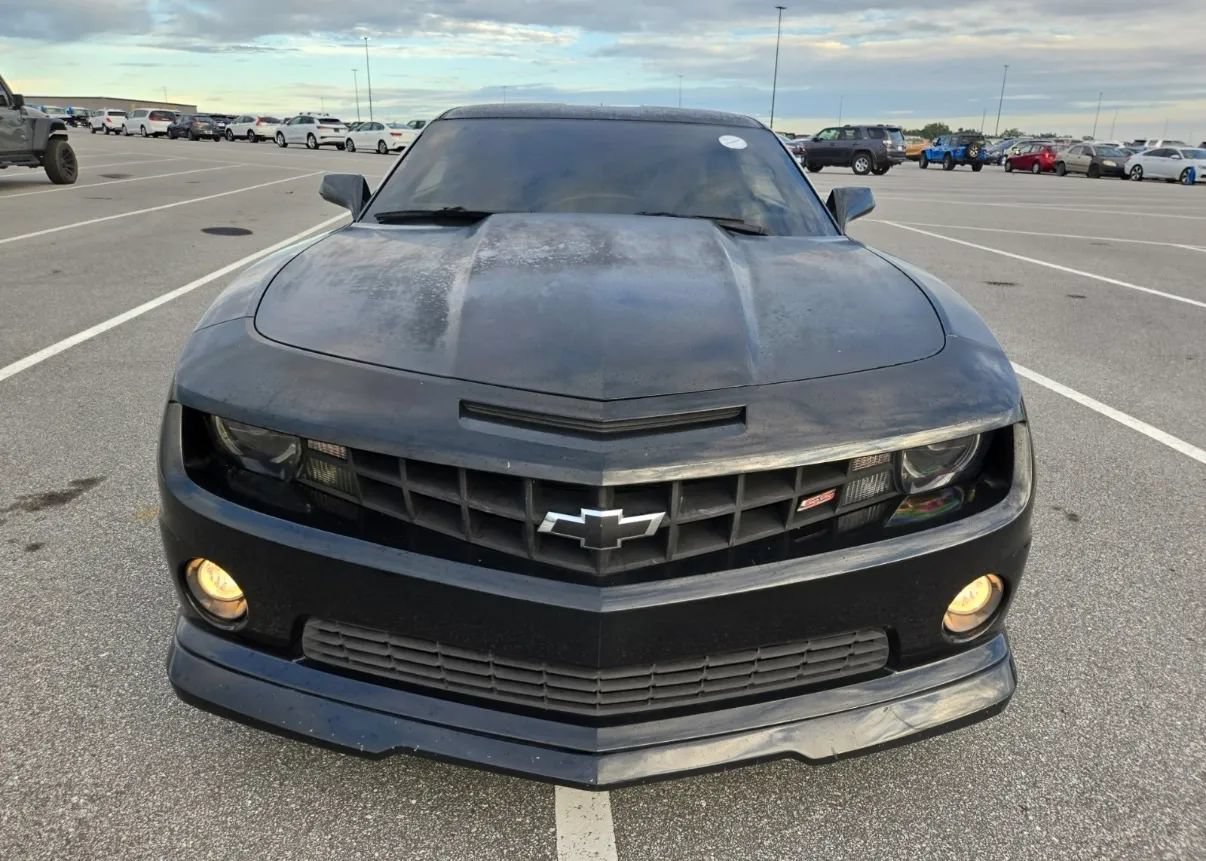Used 2011 Chevrolet Camaro SS RWD image 2