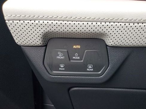 Certified 2025 Volkswagen Atlas Cross Sport SEL Premium R-Line image 28