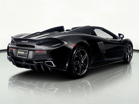 Used 2019 McLaren 570S Spider image 13