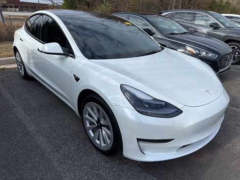 Used 2022 Tesla Model 3 image 3
