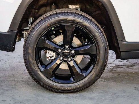 New 2026 Jeep Grand Cherokee Limited w/ Limited Altitude Package AWD/4WD image 12