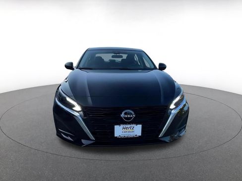 Used 2025 Nissan Altima 2.5 SV FWD image 4