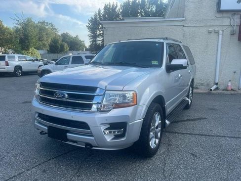 Used 2017 Ford Expedition Limited AWD/4WD image 3