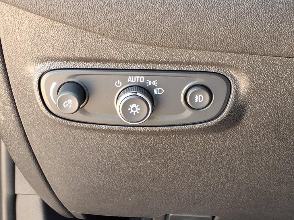 Used 2024 Chevrolet Equinox Premier FWD image 23