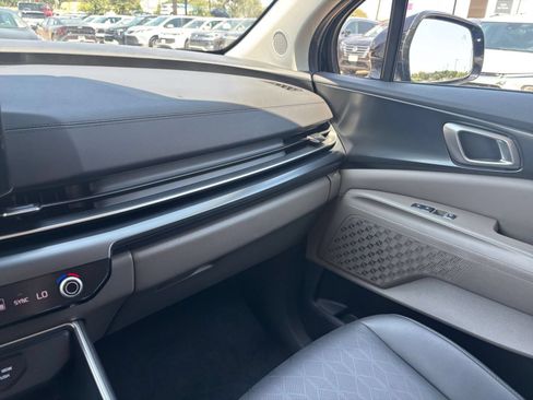 Used 2026 Kia Carnival FWD image 37
