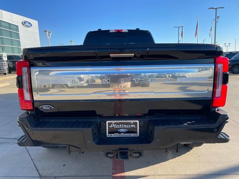 Used 2024 Ford F450 Limited w/ FX4 Off-Road Package image 4
