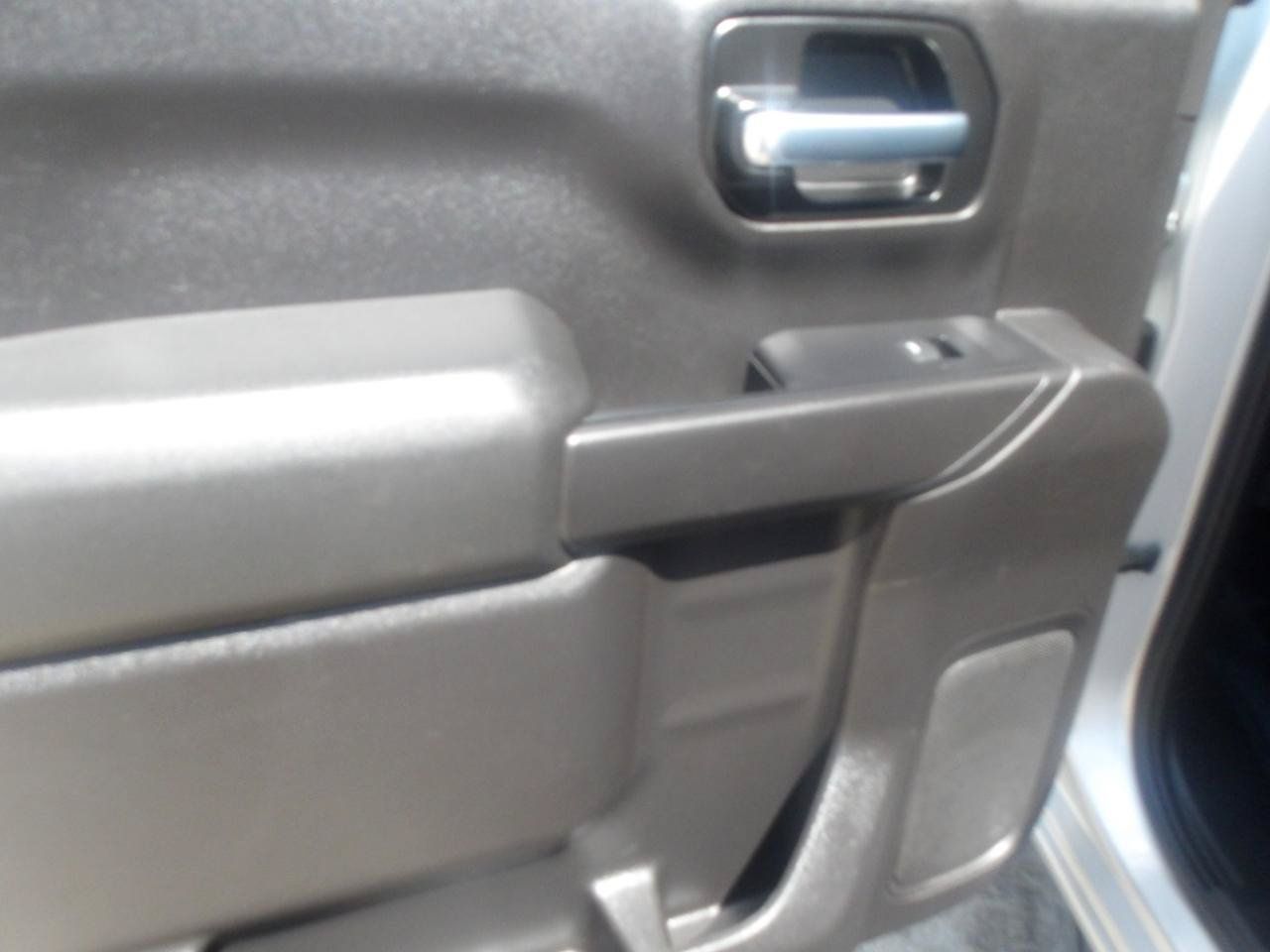 Used 2020 Chevrolet Silverado 1500 Custom w/ Custom Value Package RWD image 16