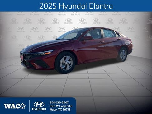 Used 2025 Hyundai Elantra SE image 1