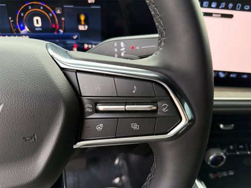 Certified 2025 Chevrolet Suburban High Country image 22