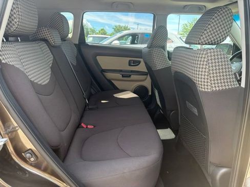 Used 2011 Kia Soul ! FWD image 22