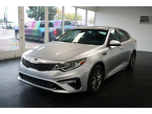 Used 2019 Kia Optima LX image 3