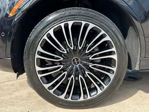 Used 2020 Lincoln Aviator Black Label w/ Dynamic Handling Package AWD/4WD image 32