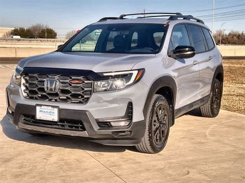 Certified 2023 Honda Passport TrailSport image 2