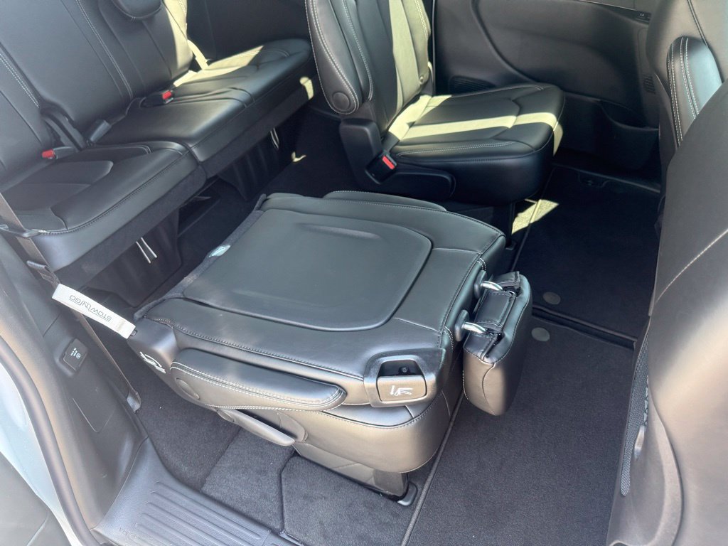 New 2027 Chrysler Pacifica Select w/ Family Tech Group FWD image 56