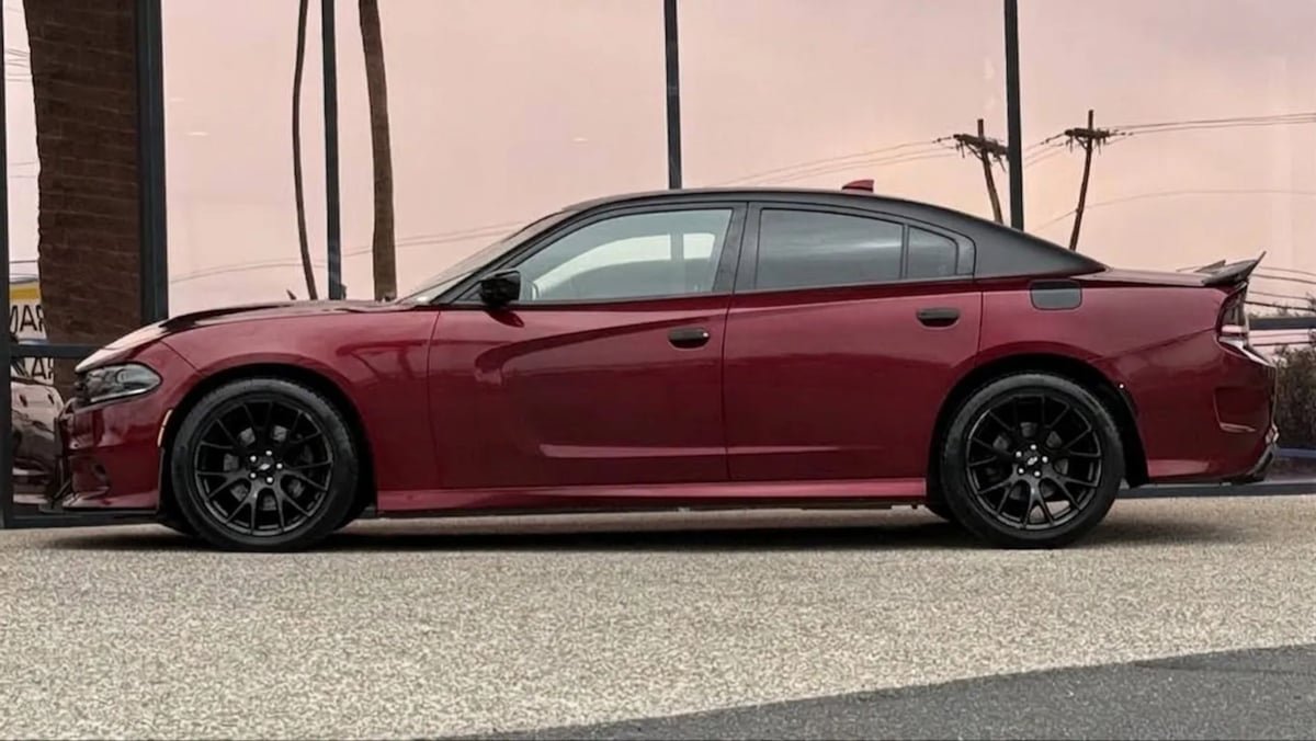 Used 2019 Dodge Charger R/T w/ Blacktop Package RWD image 5