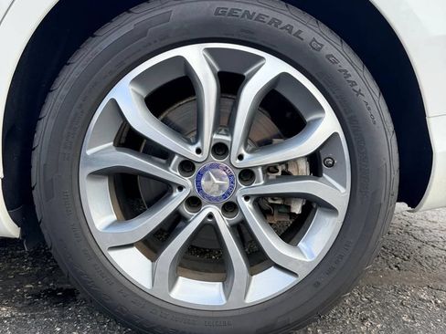 Used 2015 Mercedes-Benz C 300 4MATIC Sedan image 12