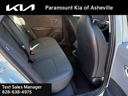 New 2025 Kia K4 LXS image 19
