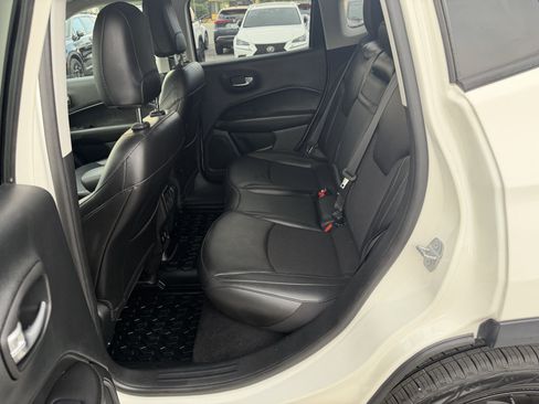 Used 2019 Jeep Compass Latitude FWD image 28