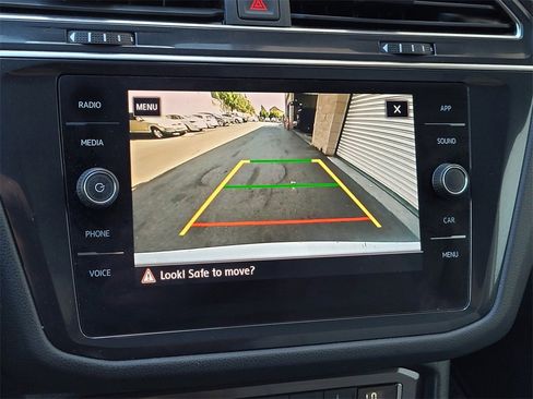 Used 2020 Volkswagen Tiguan SE R-Line image 17