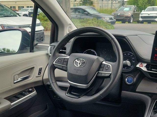 Used 2023 Toyota Sienna Limited AWD/4WD image 3