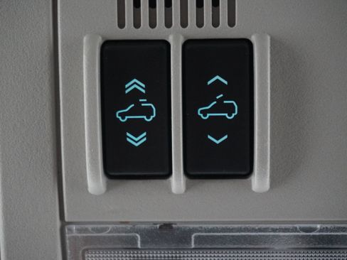 Used 2014 GMC Yukon XL SLT image 24