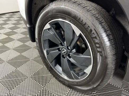 Certified 2025 Nissan Rogue SV w/ SV Premium Package FWD image 16
