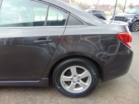 Used 2016 Chevrolet Cruze LT w/ Sun And Sound Package image 13