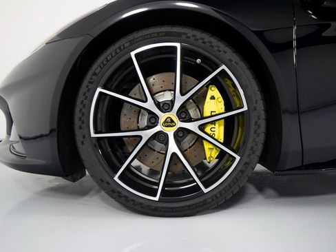 Used 2025 Lotus Emira image 9