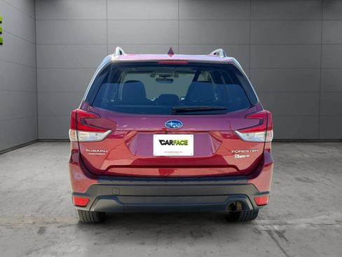 Used 2021 Subaru Forester Premium AWD/4WD image 10