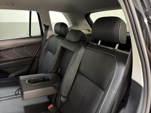 Used 2024 Volkswagen Tiguan SE AWD/4WD image 7