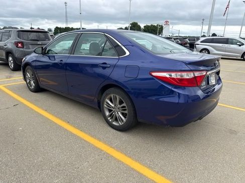 Used 2015 Toyota Camry SE FWD image 6