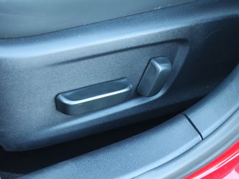 Used 2025 Lexus IS 300 w/ Comfort Package image 31