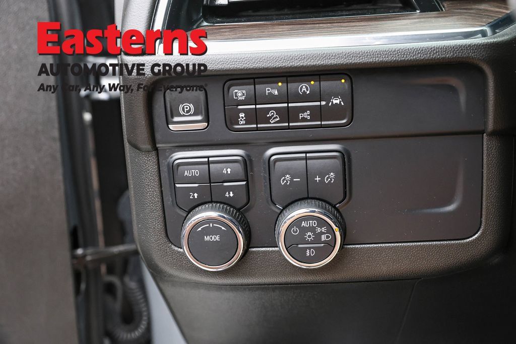 Used 2025 Chevrolet Suburban Z71 AWD/4WD image 22